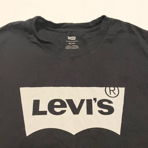 Levis Distressed Relaxed Fit Tshirt Mens Size Medium Shirt - Picture 2 of 16